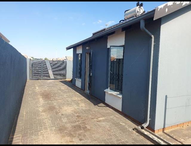 2 BEDROOM HOUSE FOR SALE IN SKY CITY